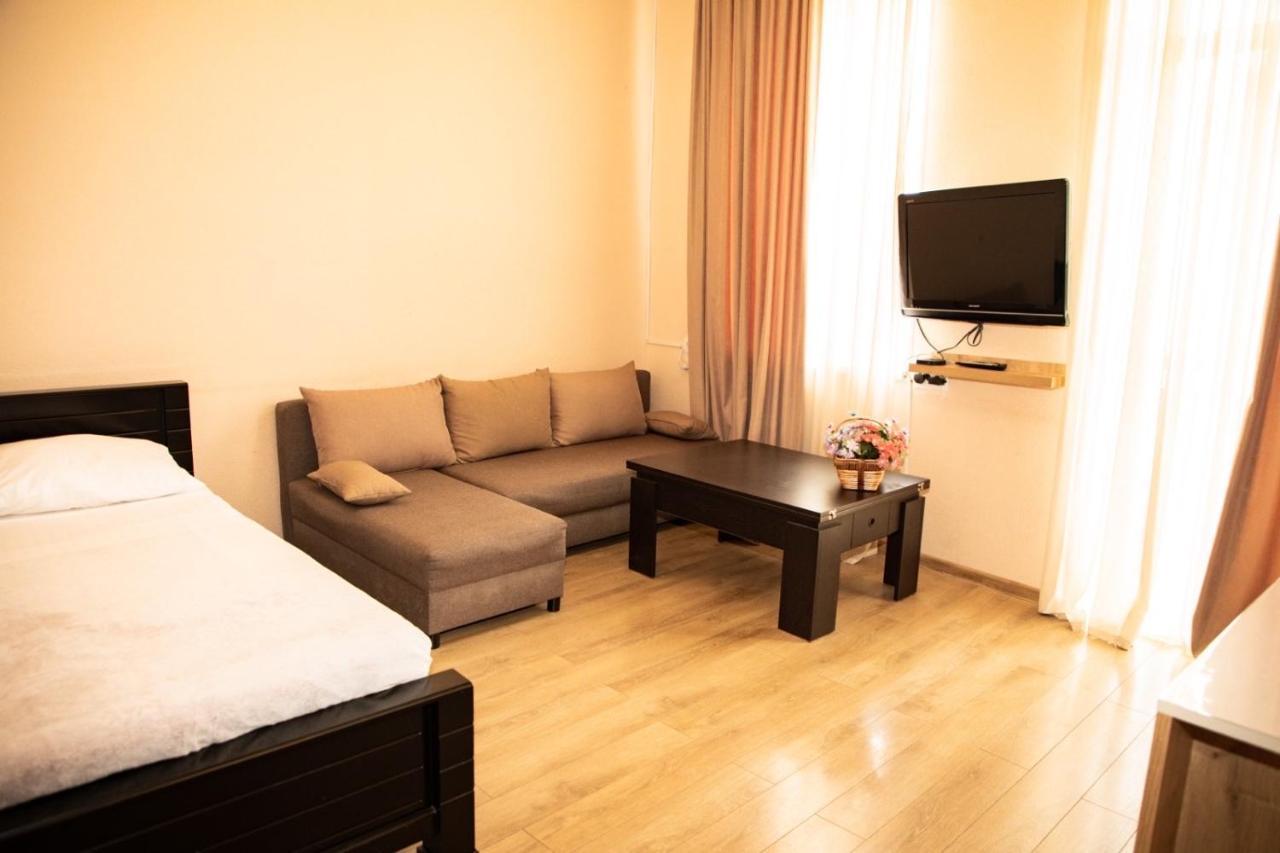 Natali Hotel Tbilisi Exterior photo